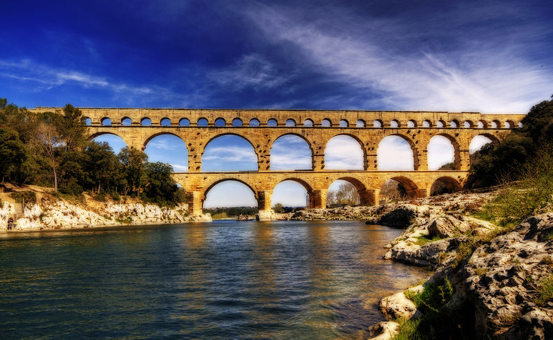 800px-Pont_Du_Gard.jpg